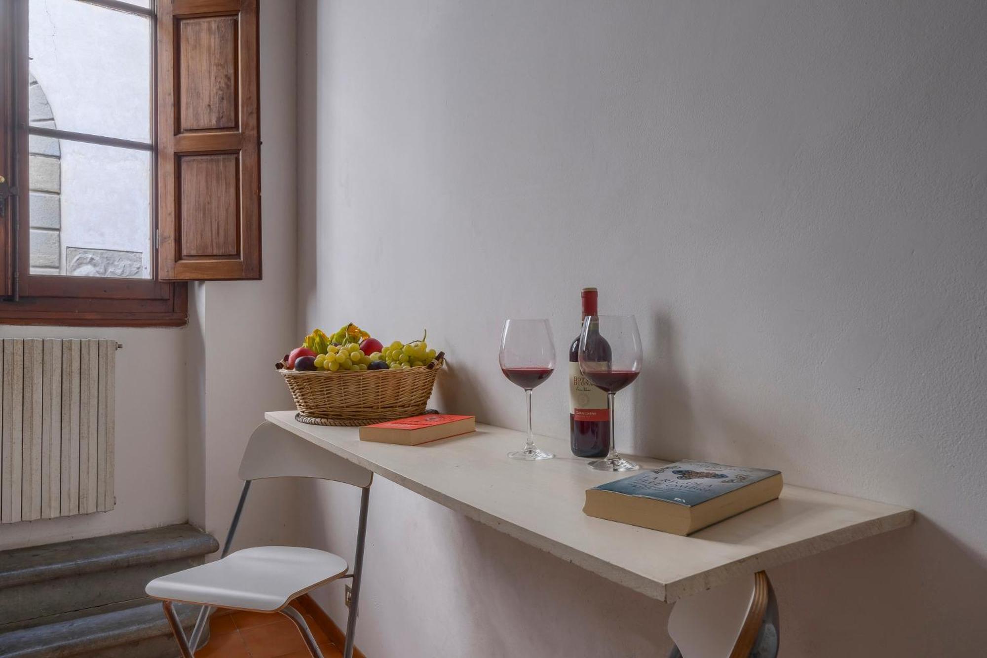 La Casa Di Dante Alighieri Lägenhet Florens Exteriör bild