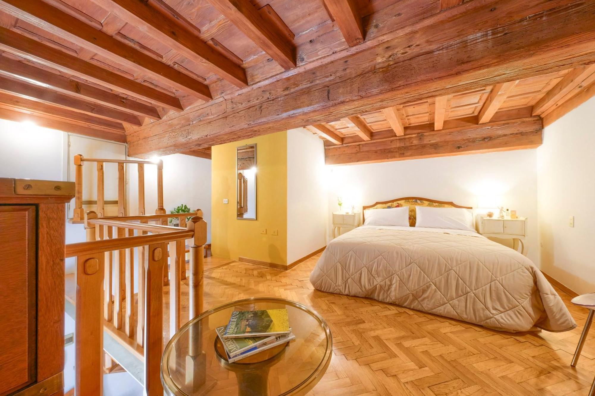 La Casa Di Dante Alighieri Lägenhet Florens Exteriör bild